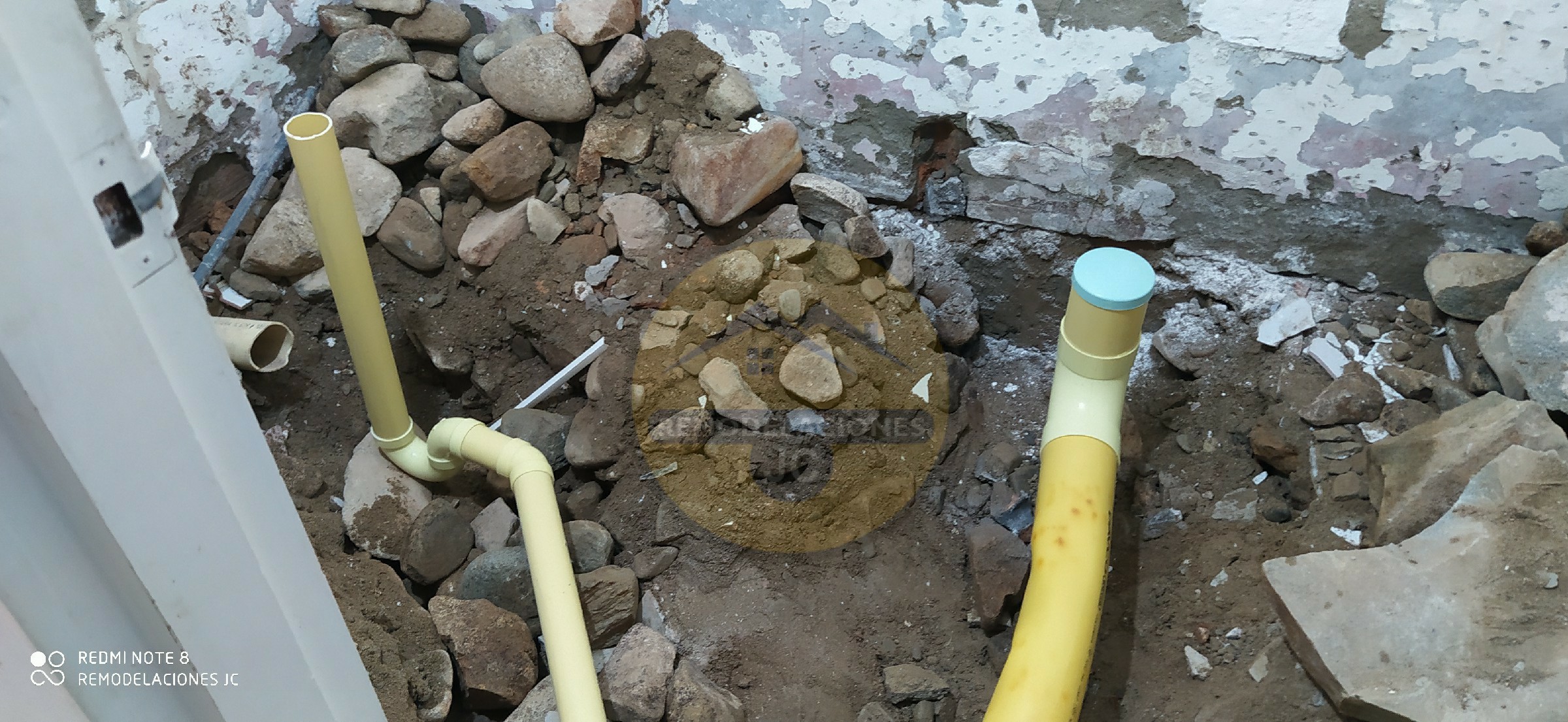 reforma de tuberías viejas en baño