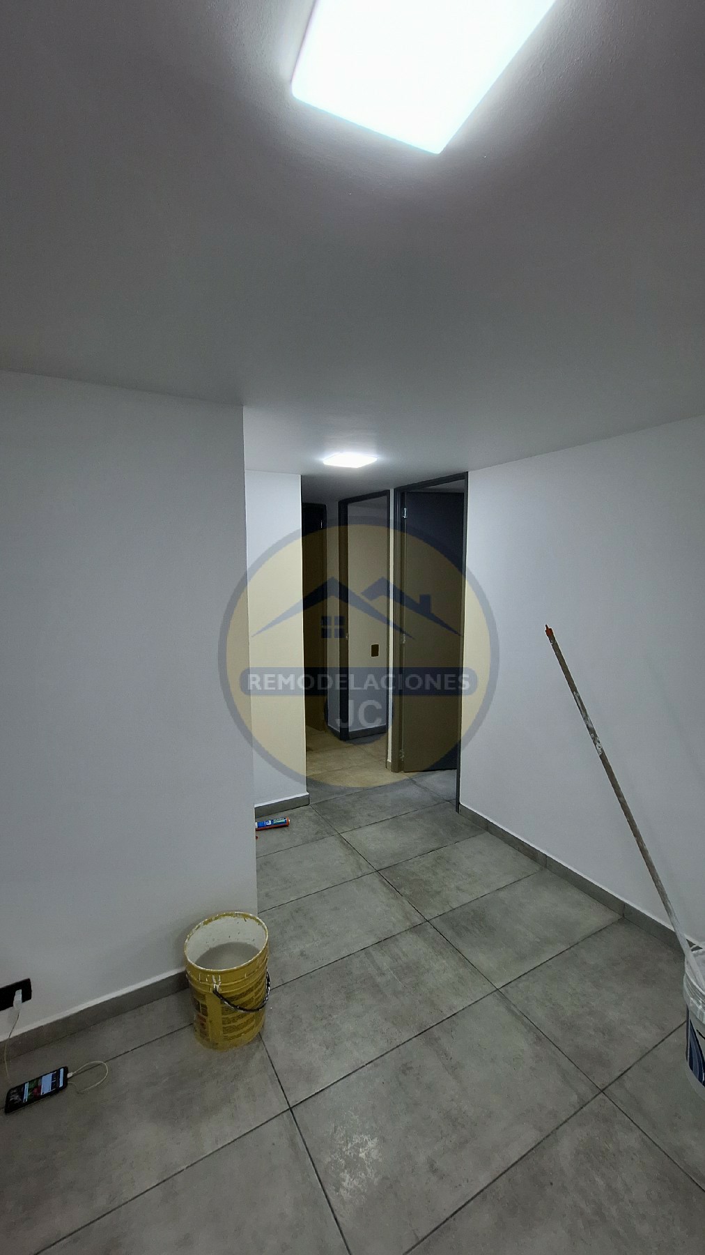 pintura de corredor de apartamento