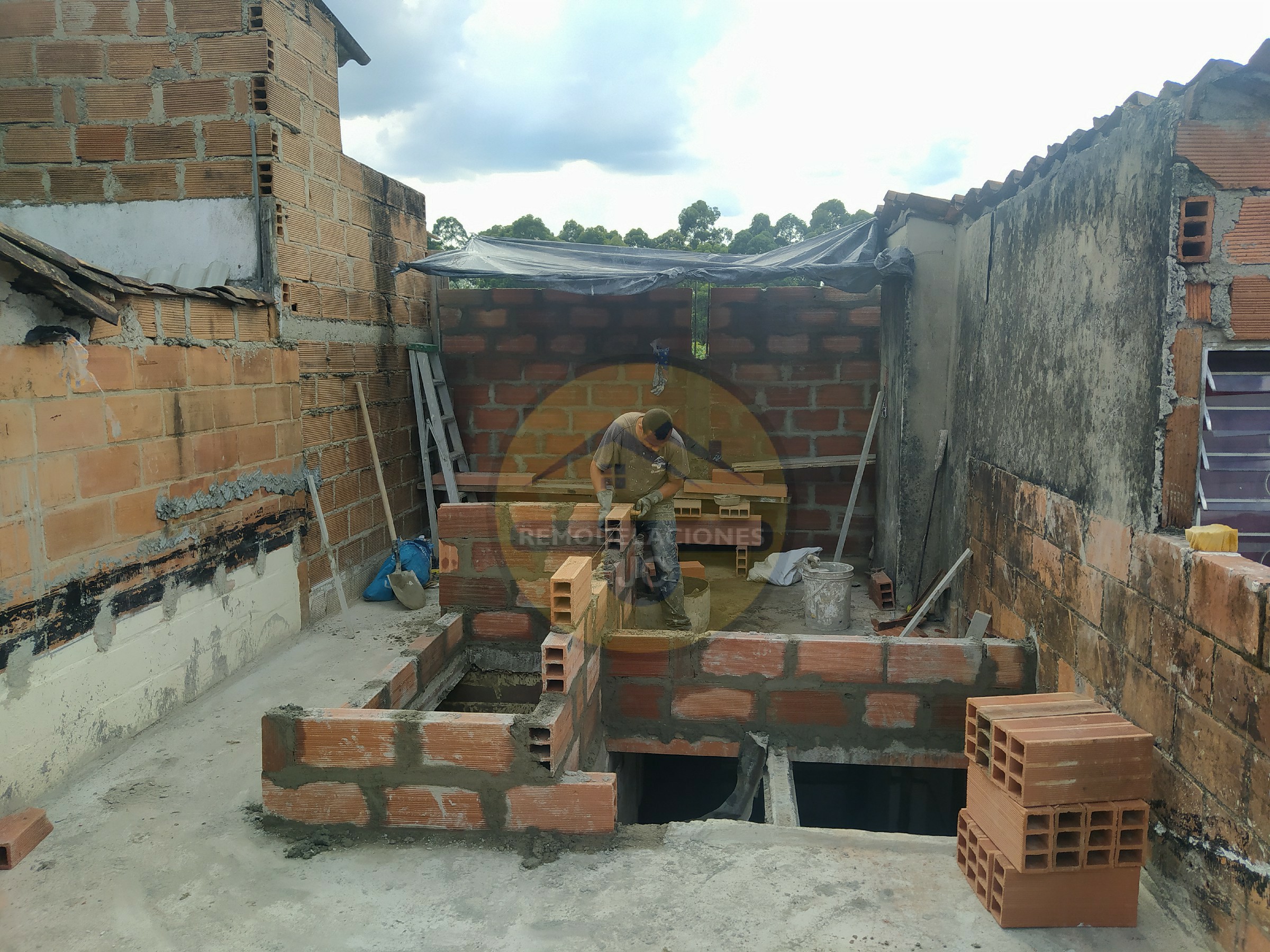 mampostería o pega de adobe por constructor profesional para ampliación de propiedad