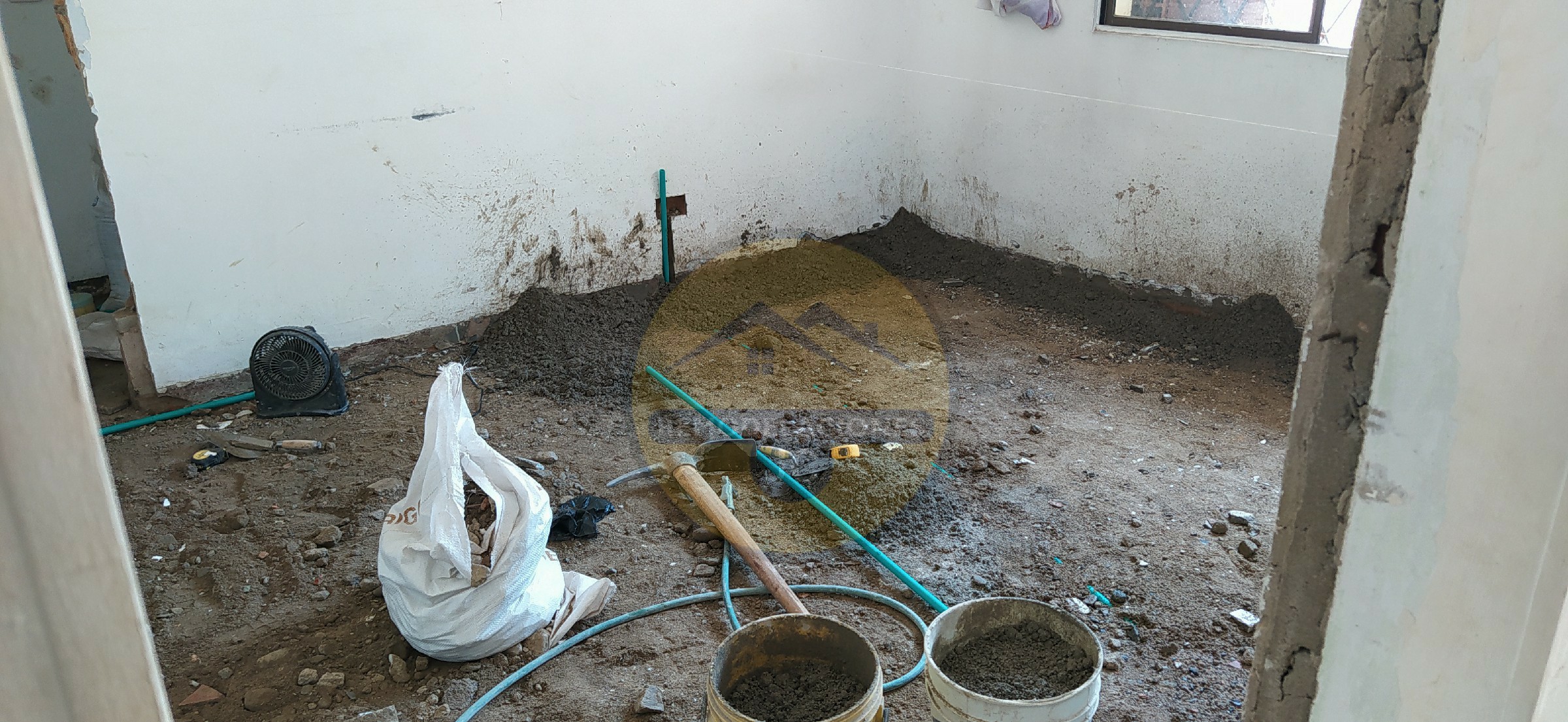 mortero para cubrir tubería eléctrica