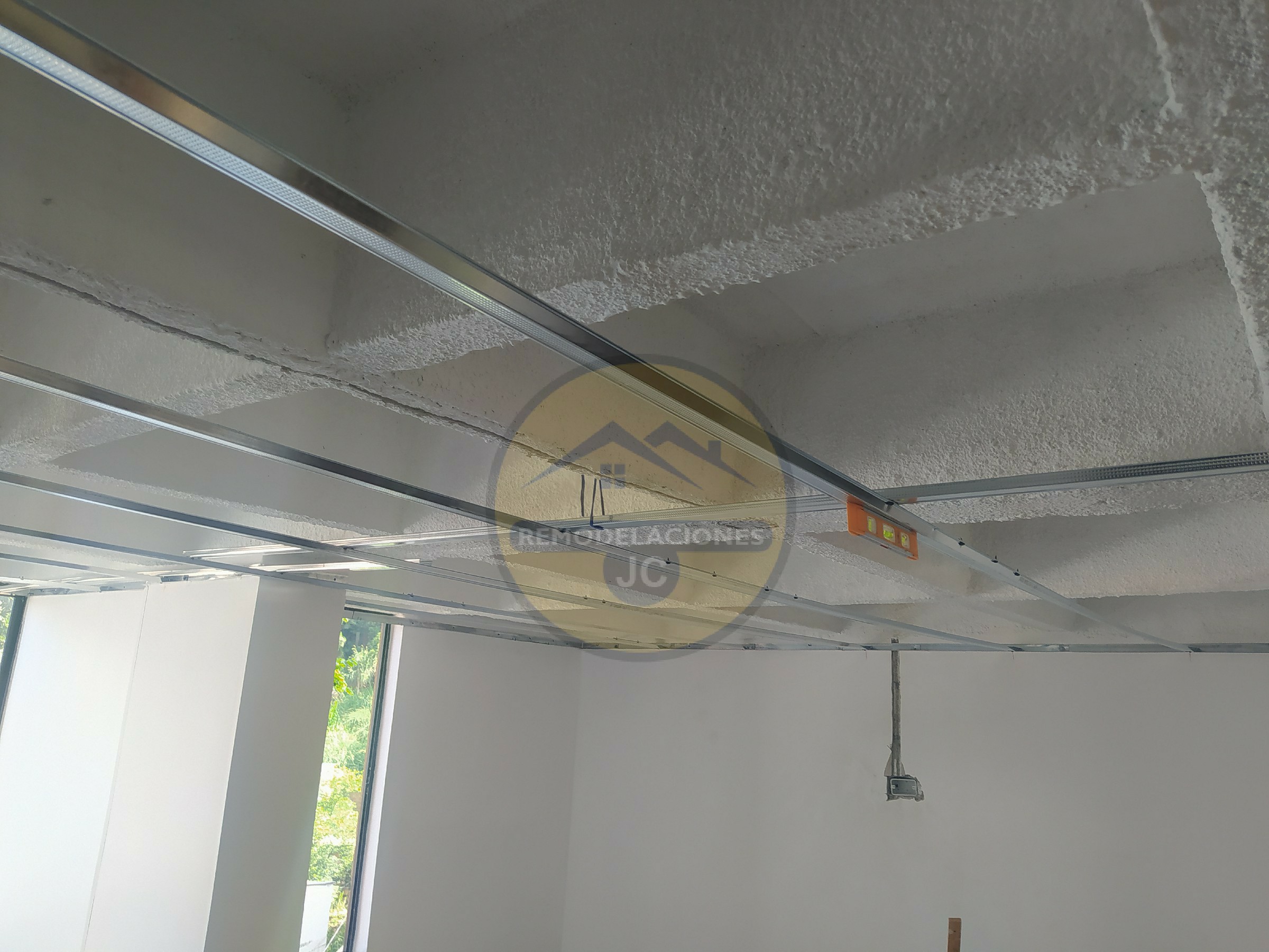 estructura para cielos falsos