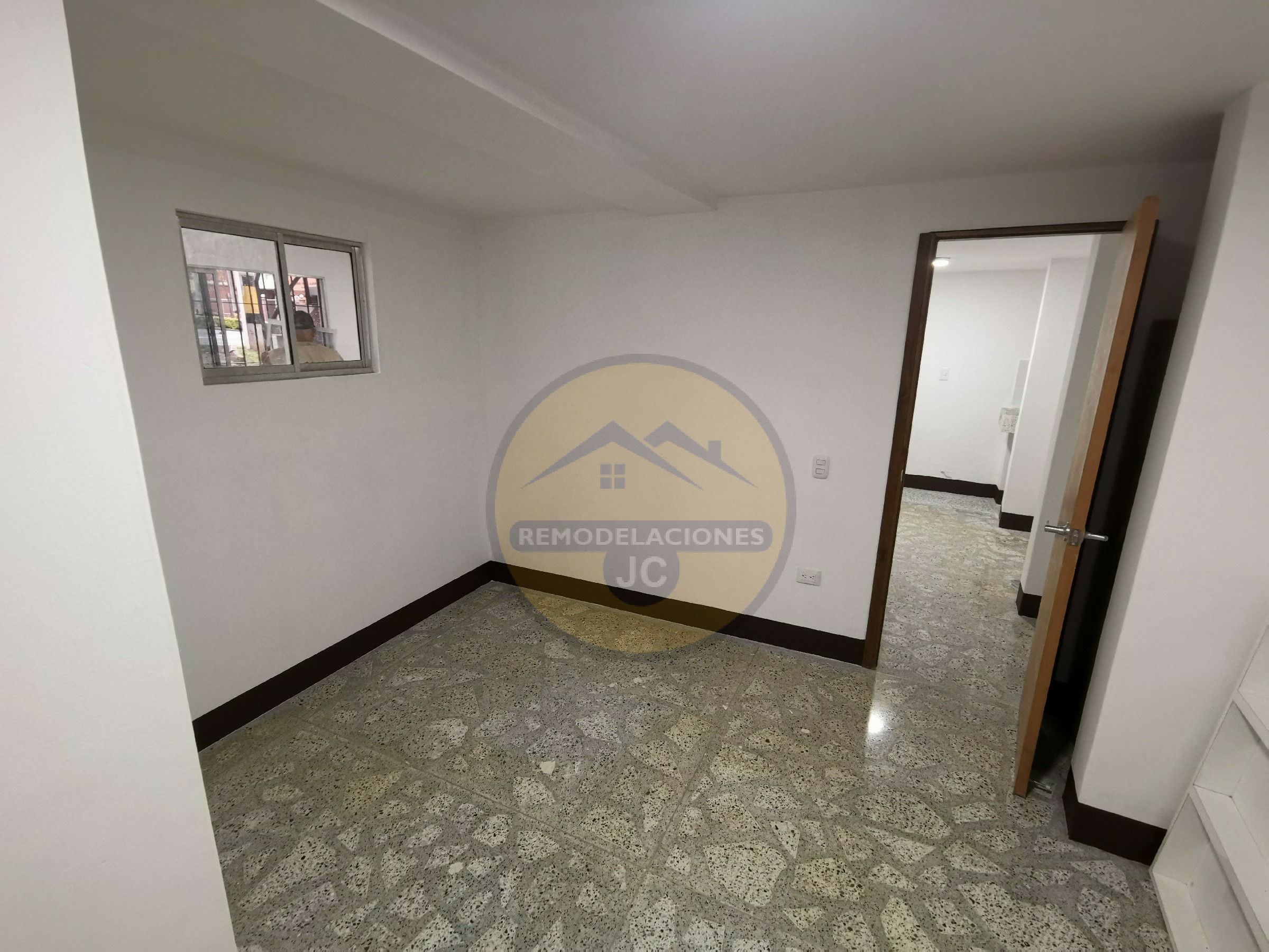 paredes divisorias en drywall con terminación de pintura