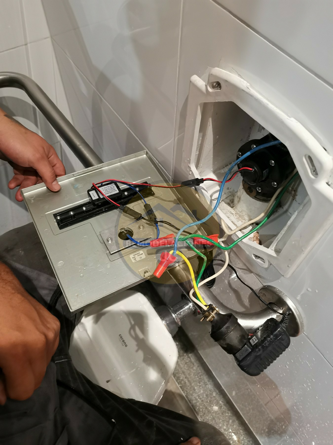 electroimán para inodoros públicos