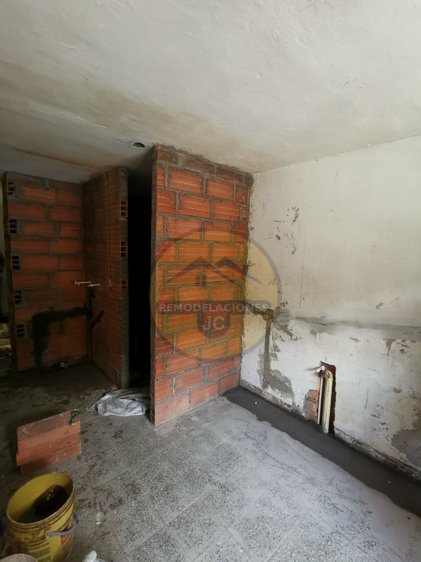 construcción de paredes divisorias en remodelación de apartamentos, casas, locales comerciales y oficinas