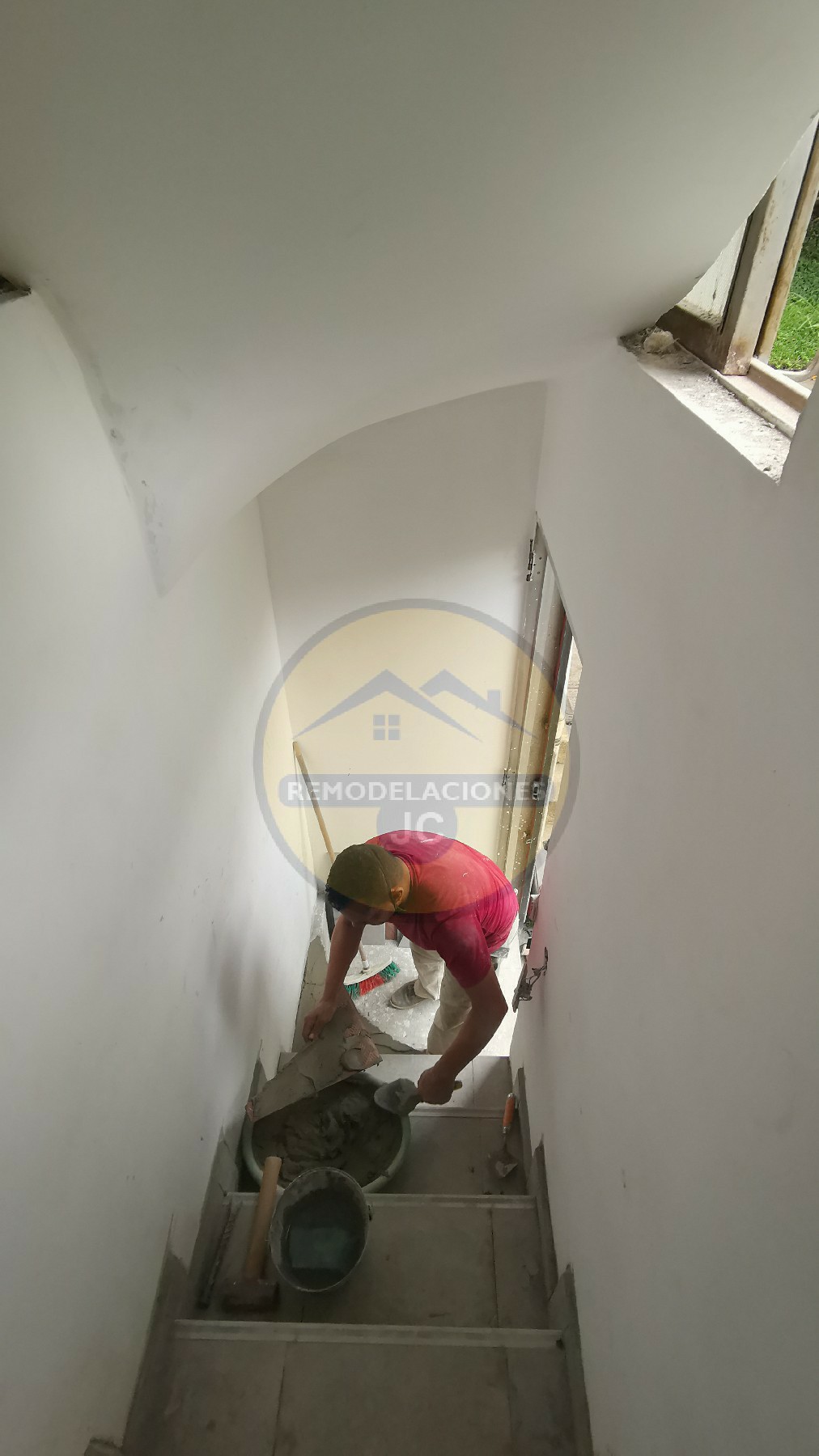 proceso de enchape de escalas en cerámica y porcelanato